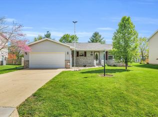 707 E Larmon St, Tolono, IL