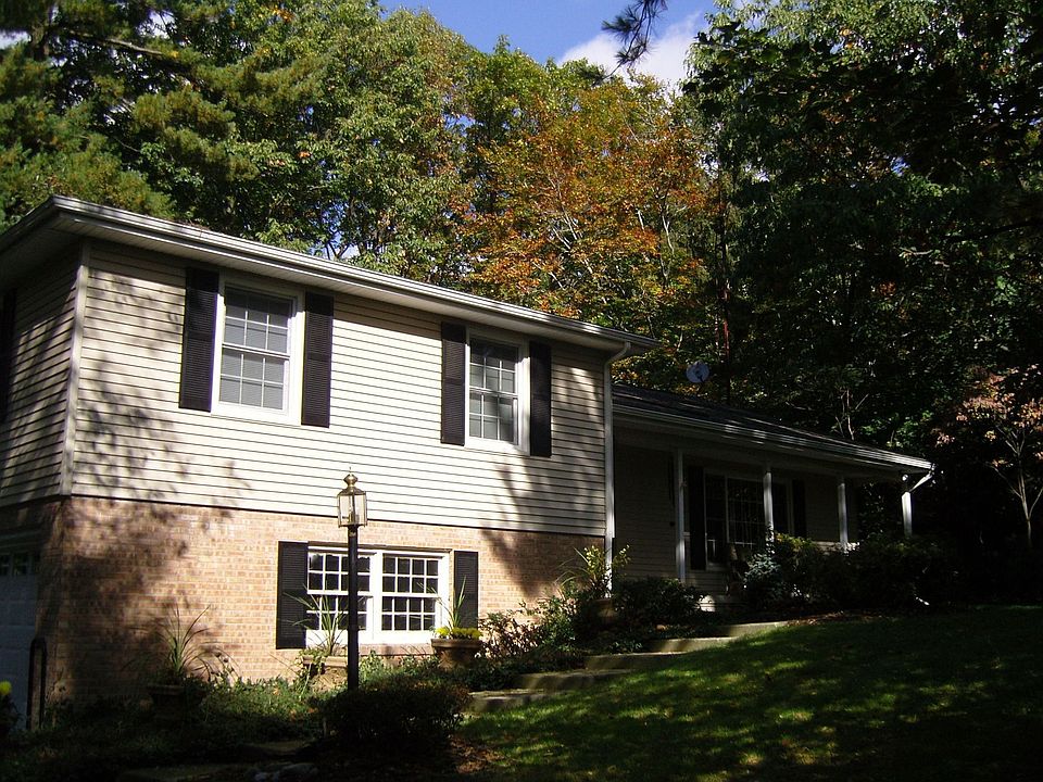 1st image of 201 Woodlawn Ave