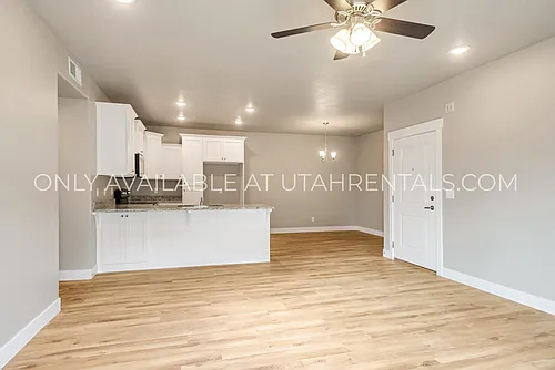 1128 S 820 E #7202 Photo 1