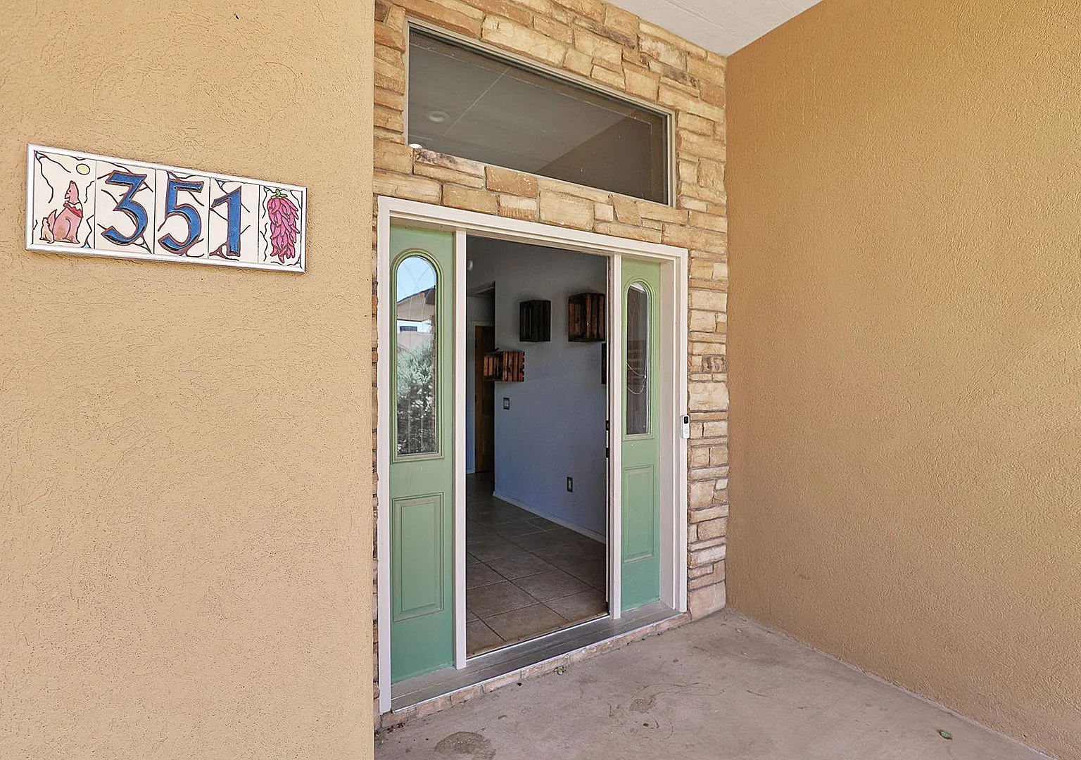 Roomy 4 bedroom Home near Golf Course — Photo 4