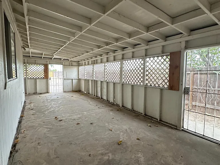 707 N Villa Ave — Photo 24
