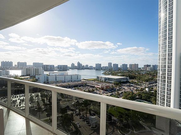 4th image of 18101 Collins Ave APT 1706