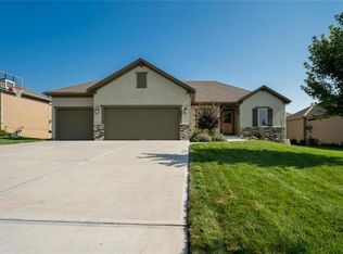 19424 W 200th Ter, Spring Hill, KS 66083