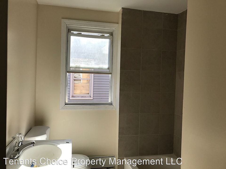 2nd image of 87-89 Lyons Ave #1