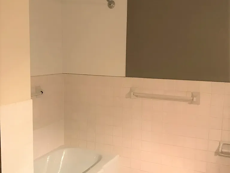 408 Holly Ln — Photo 2