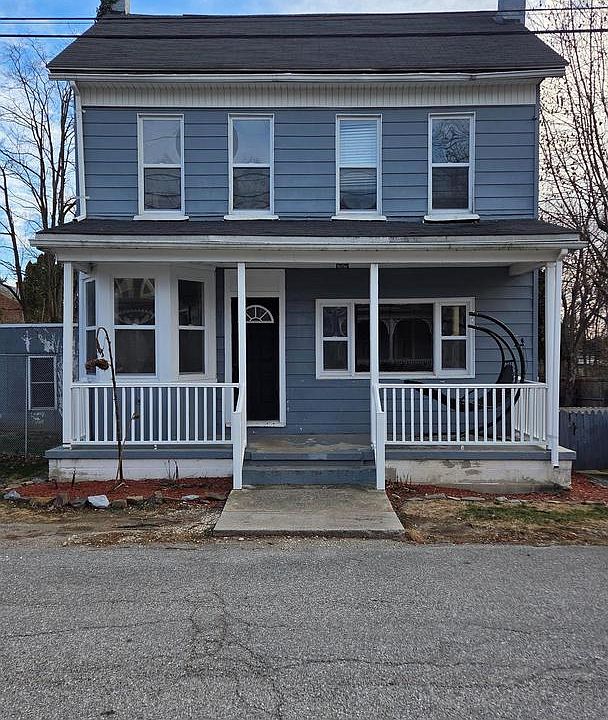 1st image of 910 Smith Dr