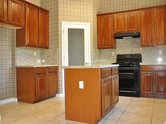 5th image of 1713 Bastona Dr