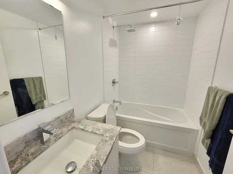 18 Maitland Ter #802 — Photo 31