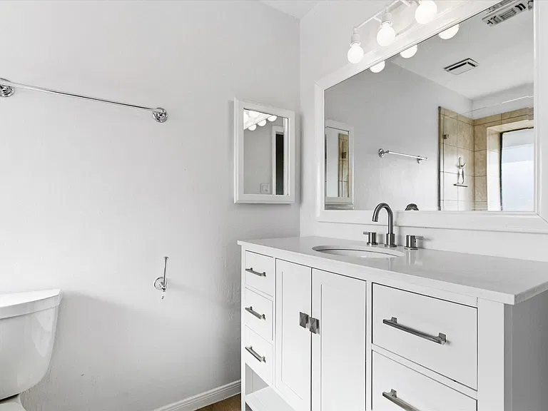 8181 Edge Water Dr — Photo 14