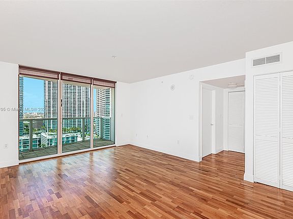 2nd image of 31 SE 5th St APT 2507