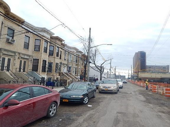 4th image of 2849 W 20th St