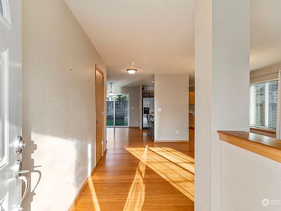 3rd image of 4046 Galena Street SE