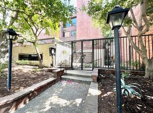 700 S Lake Ave APT 111, Pasadena, CA 91106