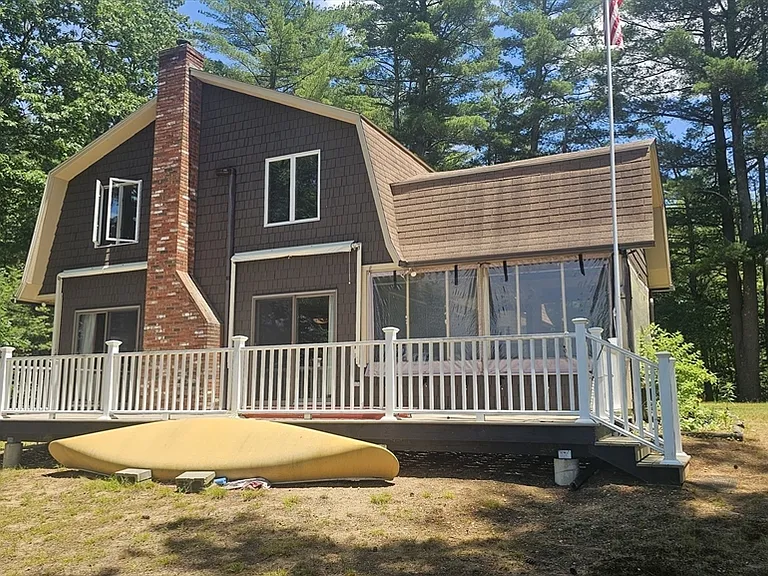 104 Prouty Ln — Photo 2