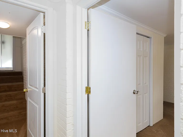 1190 Blue Creek Rd #B — Photo 16