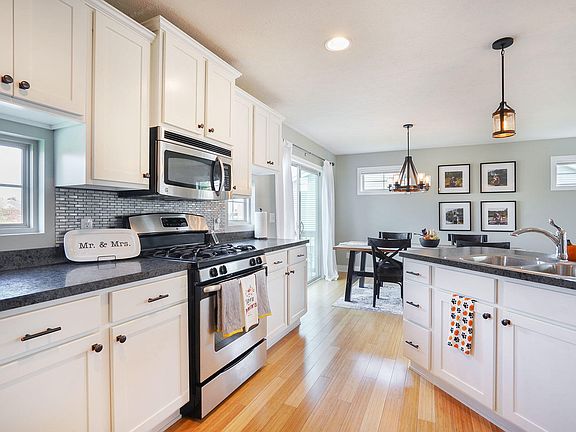 5th image of 863 Cobblestone Way Dr SE