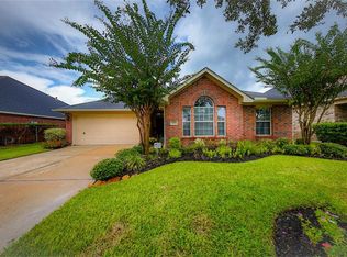 7611 Lakeside Manor Ln, Pearland, TX 77581