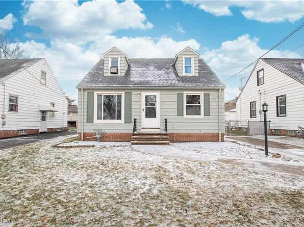 2821 Liggett Dr, Parma, OH 44134