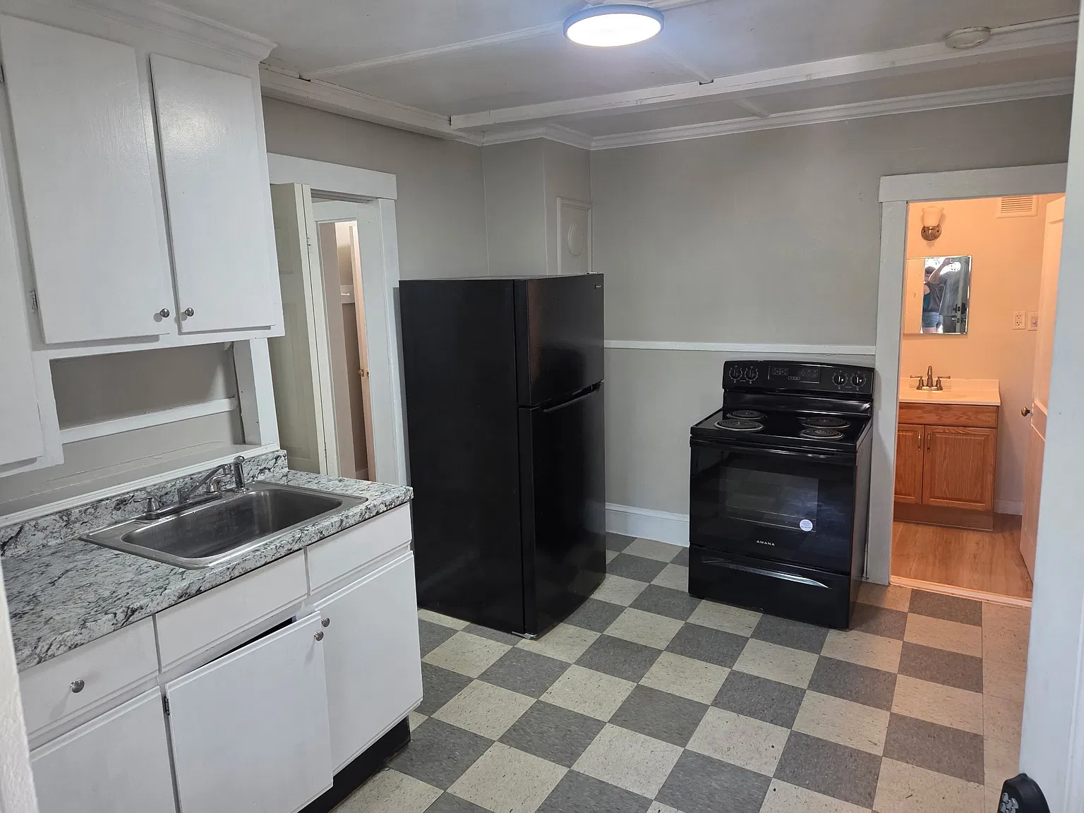 16 Jefferson St — Photo 2