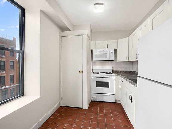 3rd image of 2141 2nd Ave #3B