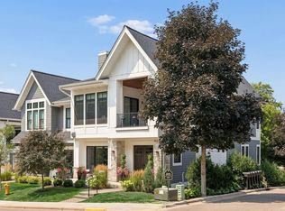 207 Walker Ave S, Wayzata, MN 55391