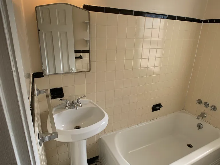 2828 Thornhill Rd #302B — Photo 17