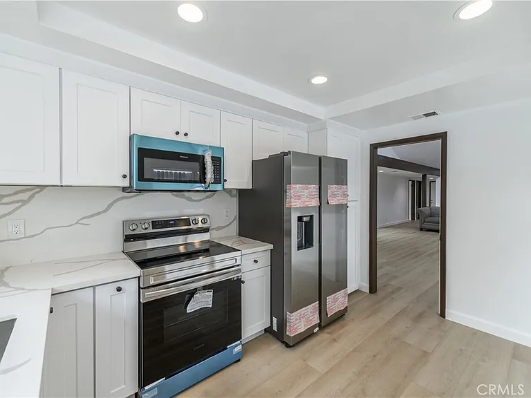 5016 Paseo De Vega — Photo 27