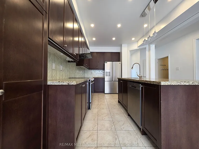 253 Easts Corners Blvd S — Photo 11