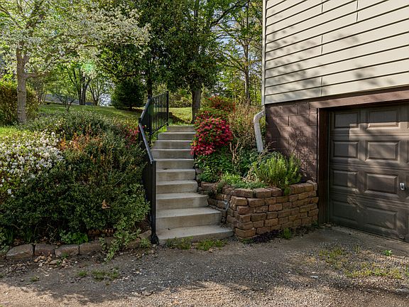 5th image of 1441 Carpenters Mill Rd