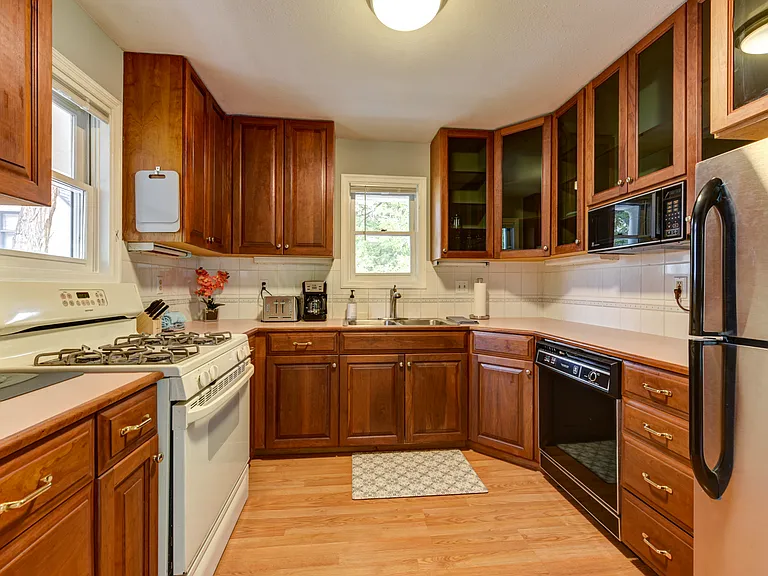 929 Maxwell Ave #2 — Photo 11