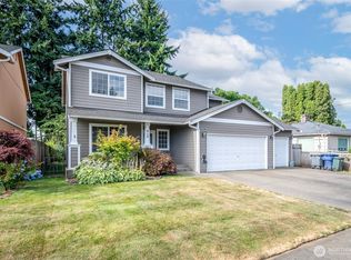 816 3rd Ave NW, Puyallup, WA