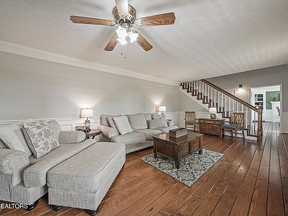 5th image of 2610 Renea Dr