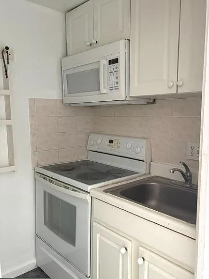 2141 I St NW #308 — Photo 8
