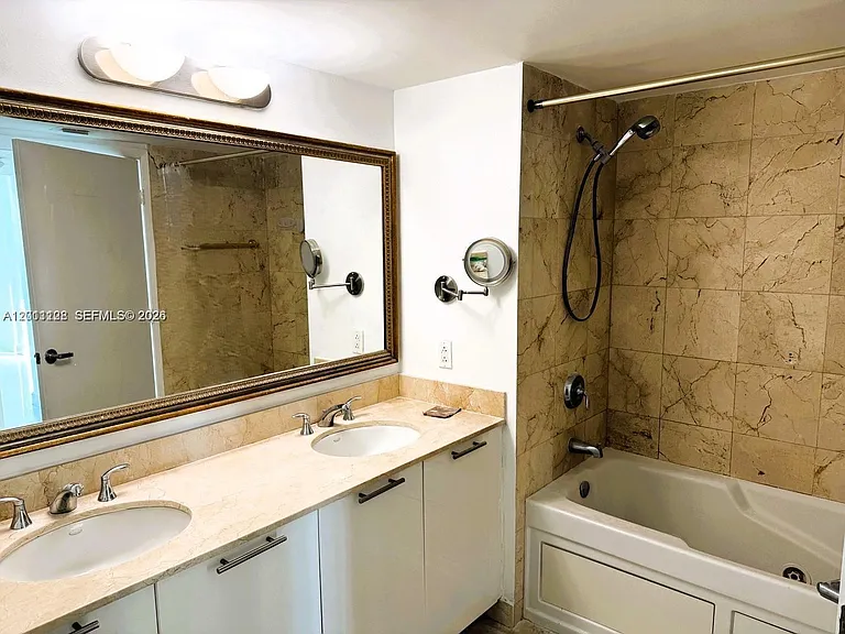 1800 N Bayshore Dr #3807 — Photo 16