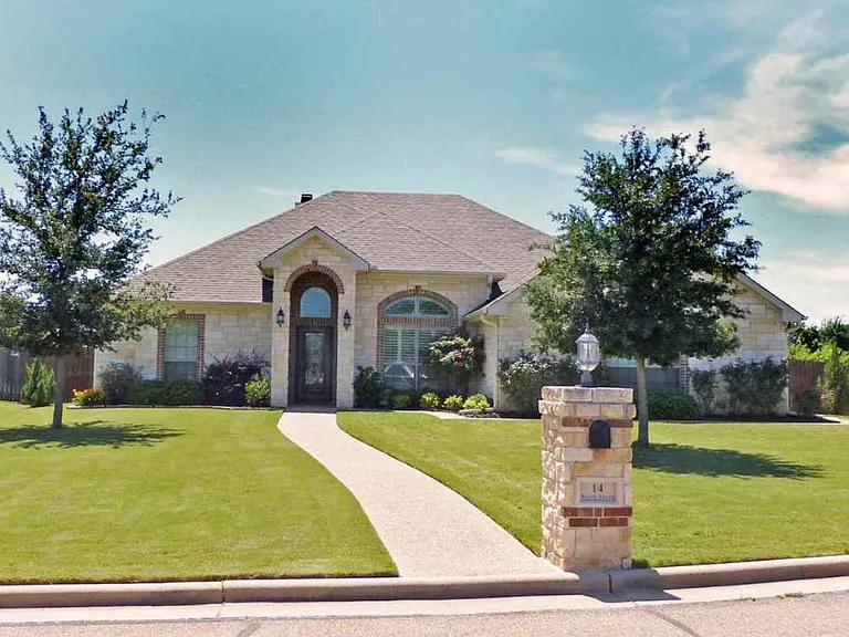 14 N Shore Cir — Photo 1