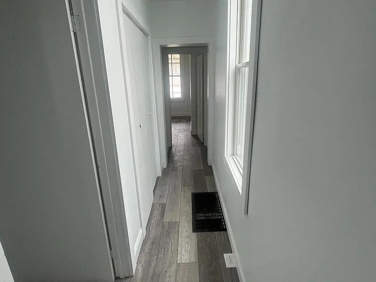 762 Broad St #B-1 — Photo 16