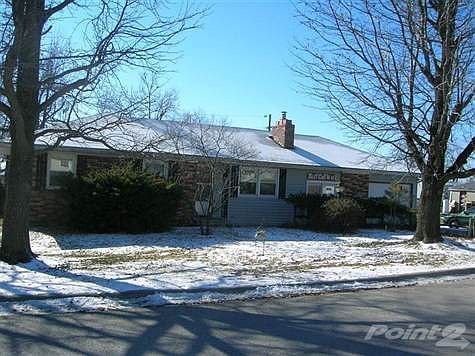 Have you always wanted a home in a nice neighborhood? Well here you go.  a 3 bedroom house in a nice neighborhood in Stockton. Has a great deck that's lit with grapevines among the lattice.