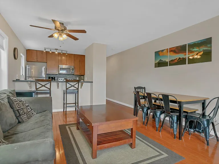 410D Bayview Dr — Photo 4