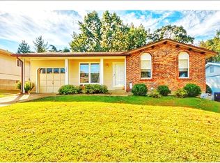1246 Kings Trail Ln, Fenton, MO