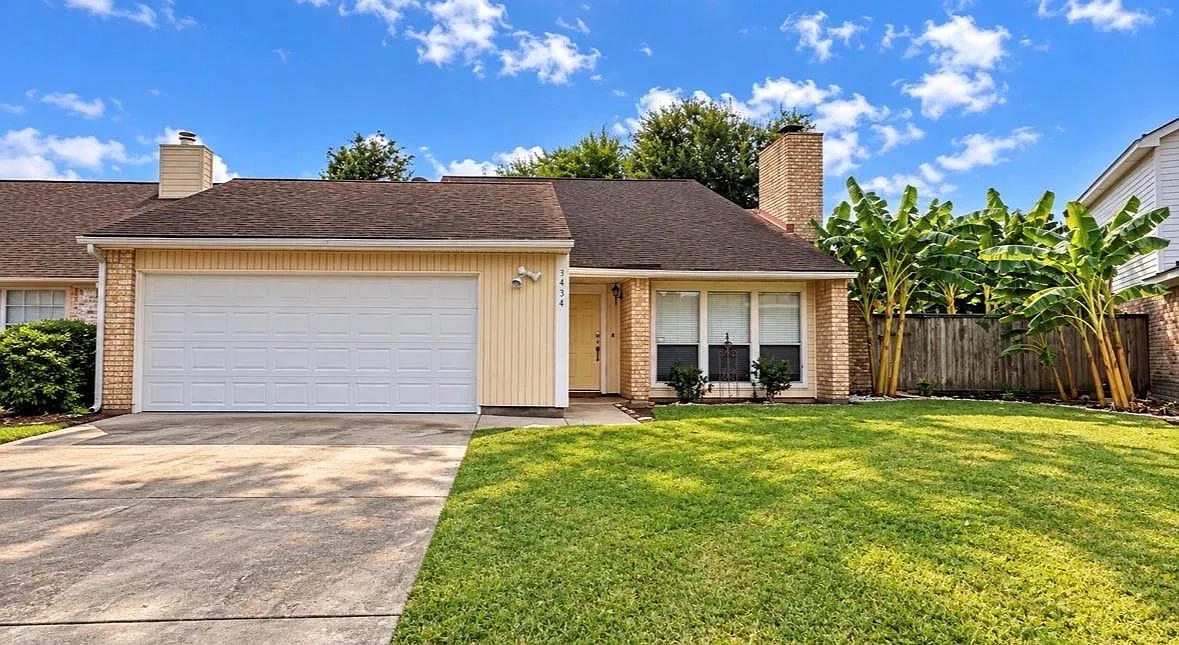 3 bed, 2.5 bath, 2051 sqft, $2,200 — Photo 1
