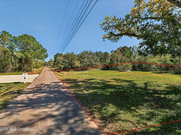 3rd image of 116 Cedar Point Rd