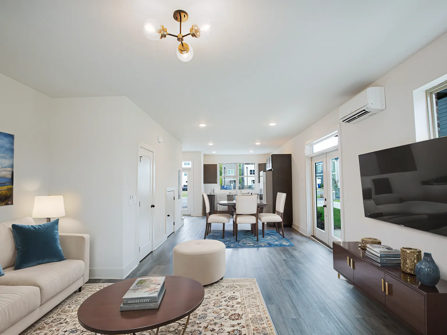 3 bed, 2.5 bath, 1736 sqft, $2,090 — Photo 4