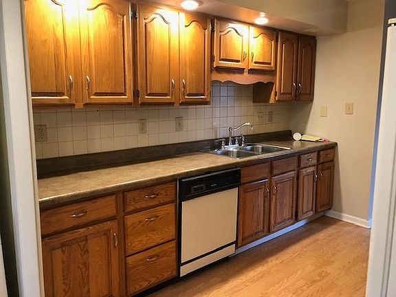 2nd image of 1606 Whittier Park Dr