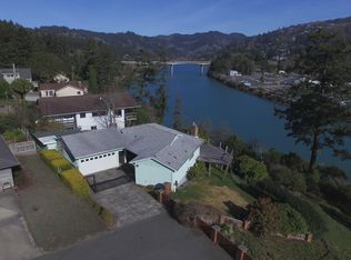 230 Fountain Ct, Brookings, OR