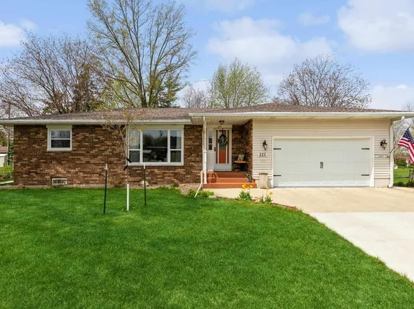 225 11th Ave, De Witt, IA 52742
