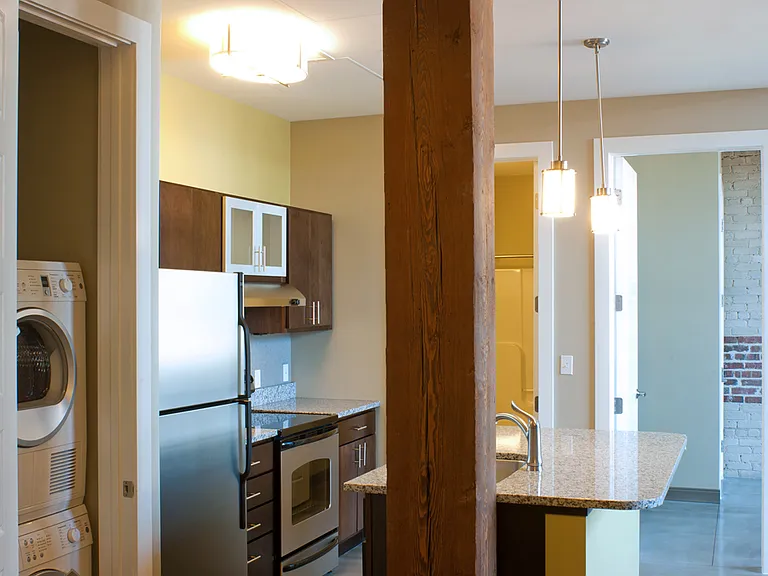 Serrano Lofts — Photo 8