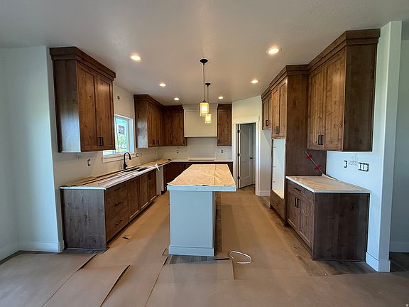 4th image of 485 N 2625 W #110