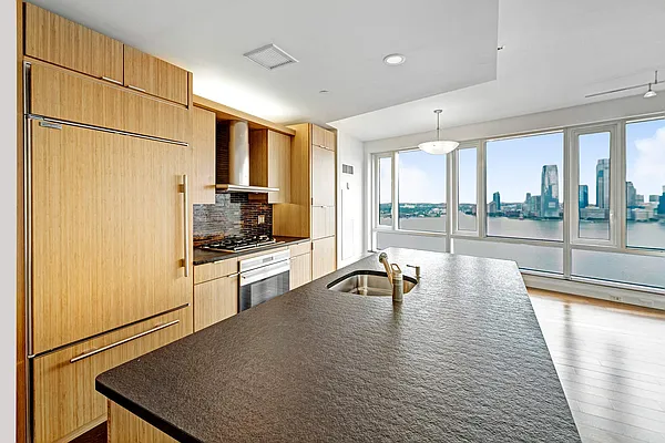 Rented by Compass | media 18