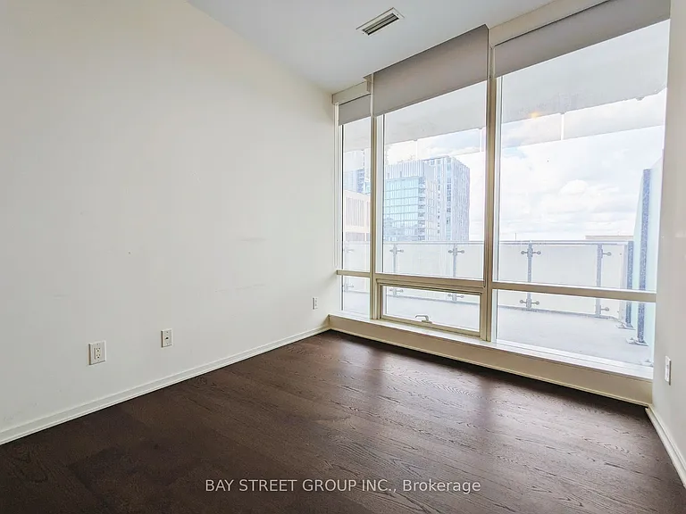 1 Bloor St E #4108 — Photo 12
