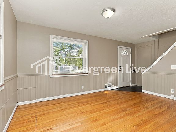 2nd image of 2405 Golf Dr